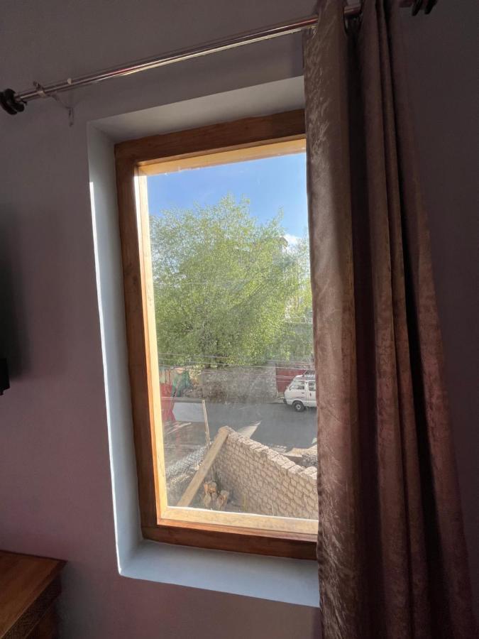 Honey Bee Hotell Leh Eksteriør bilde